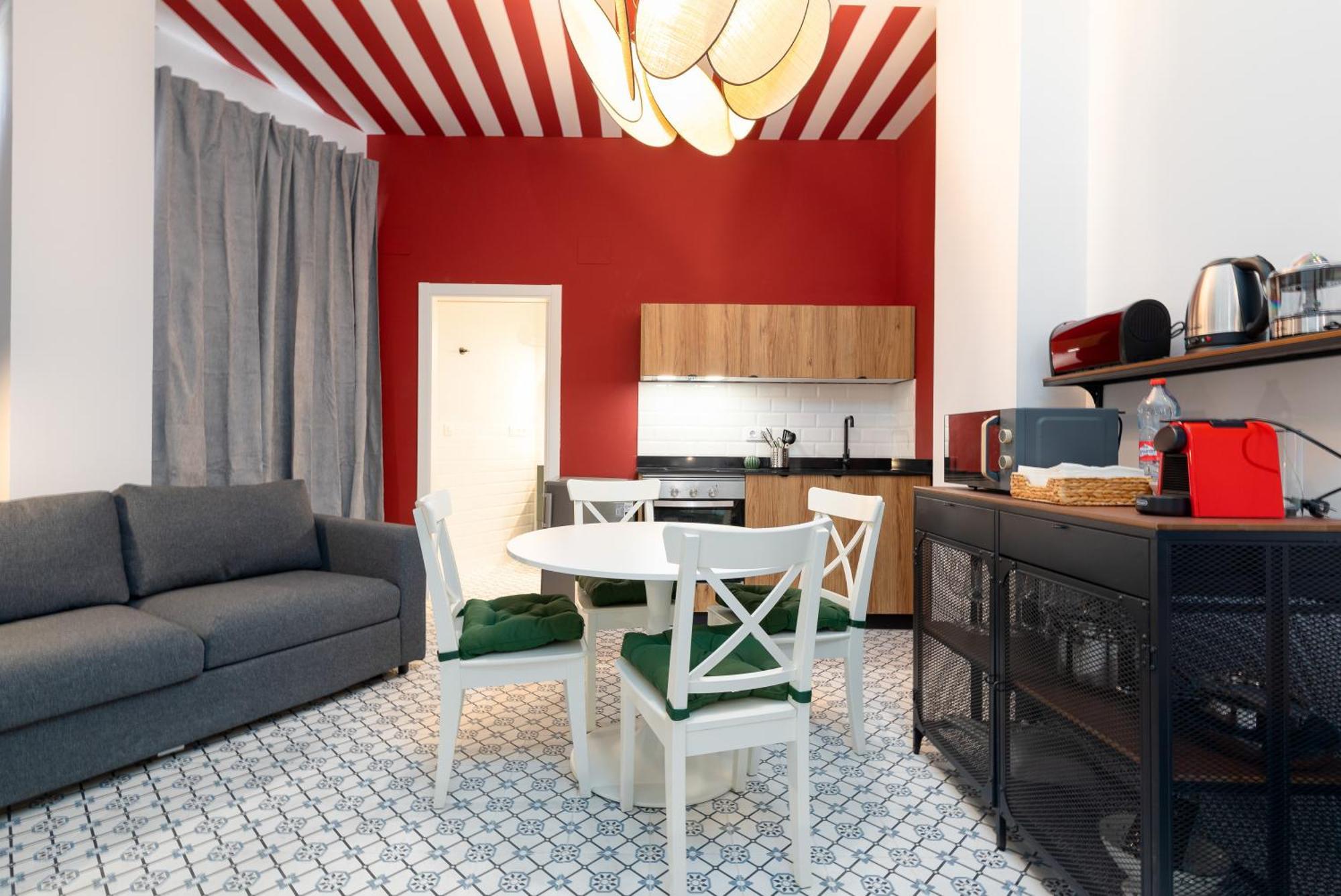 The Little Village Apartments Valencia Exterior photo
