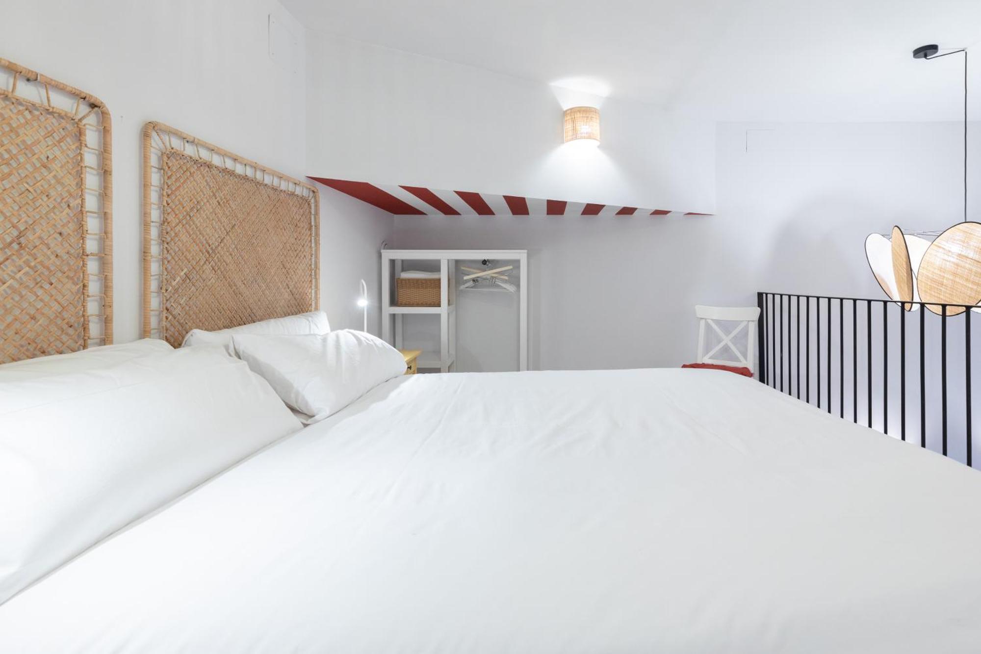 The Little Village Apartments Valencia Exterior photo