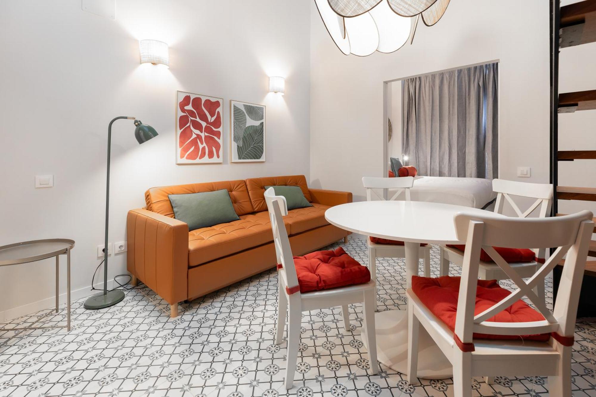 The Little Village Apartments Valencia Exterior photo