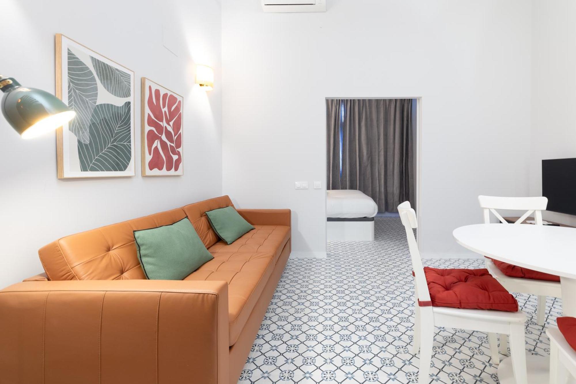The Little Village Apartments Valencia Exterior photo